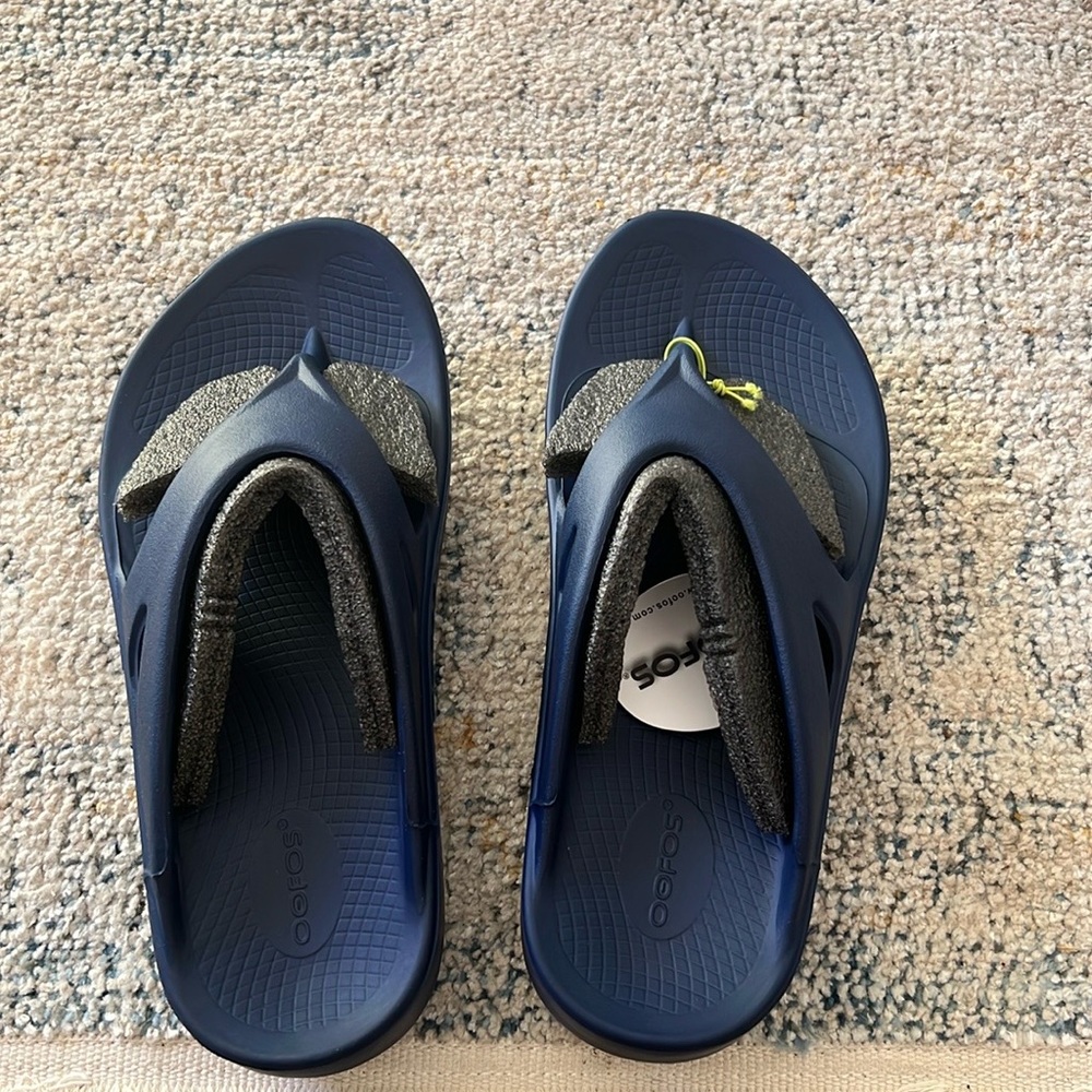 OOFOS Navy Recovery Flip flops thong sandals shoes women size 12 Men’s size 10 - Picture 3 of 12